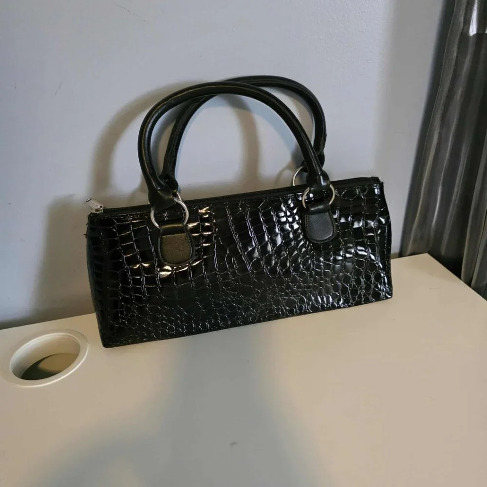 EUC Primewear Insulated Wine Bag with BONUS Wine Opener